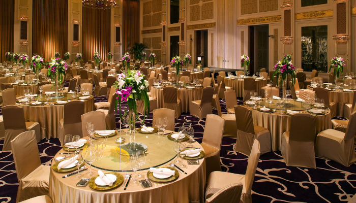 7 Unforgettable Centerpiece Ideas For Your Wedding Banquet Hall
