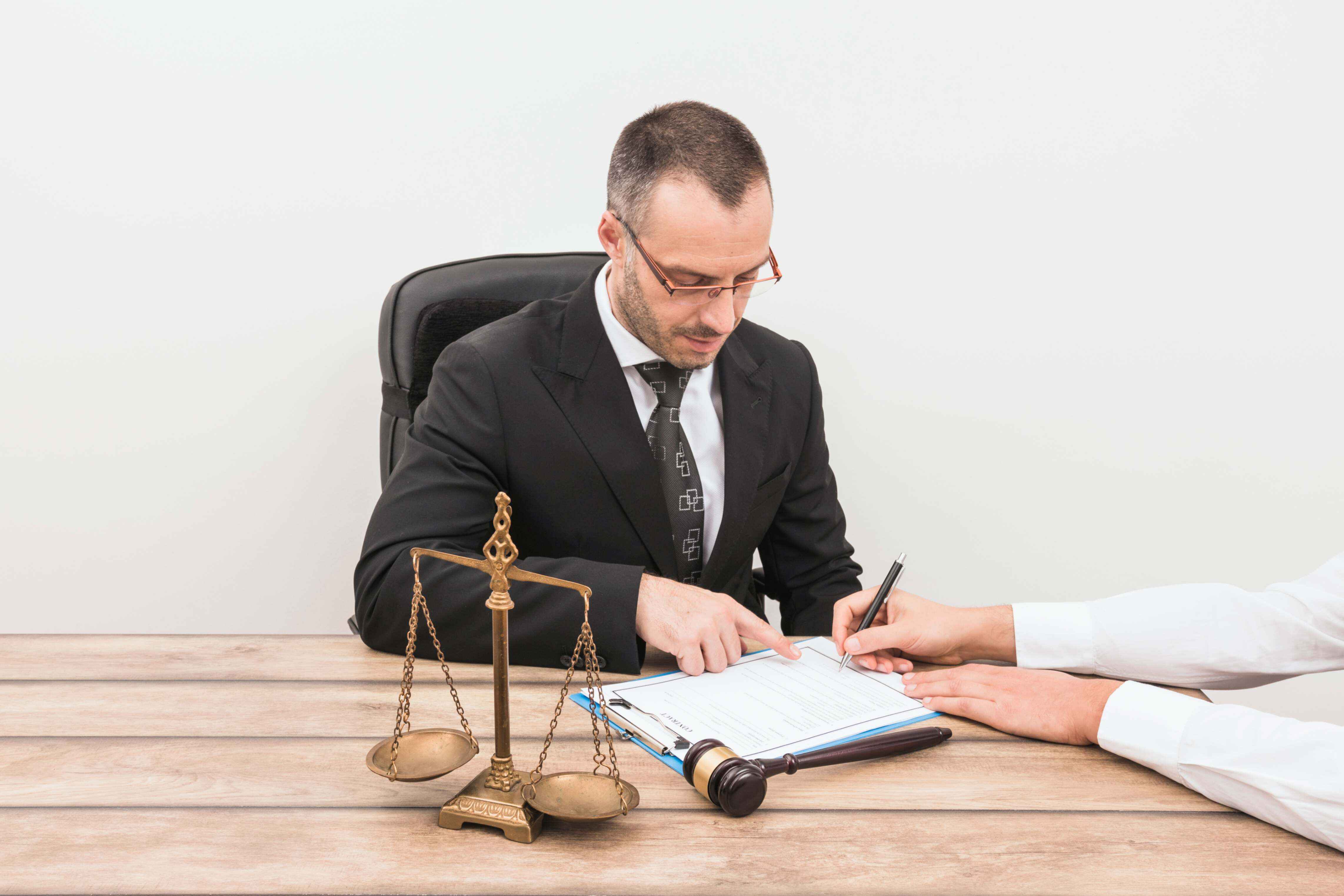 5 Ways a Car Accident Lawyer Can Strengthen Your Case